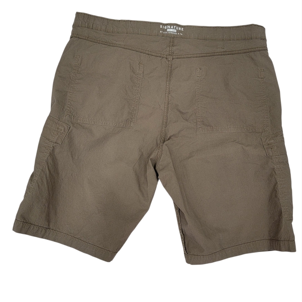 Signature by Levi Strauss Cargo Shorts Khaki Brown Neutral Pockets Men’s Size 40 - Picture 10 of 17